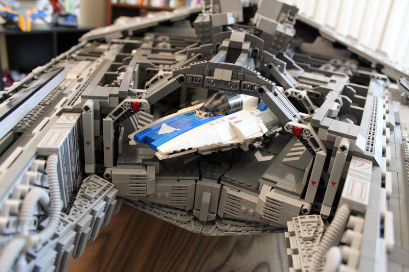 Illustration for article titled Custom LEGO Star Destroyer Is So Huge It Has A Three-Level Interior